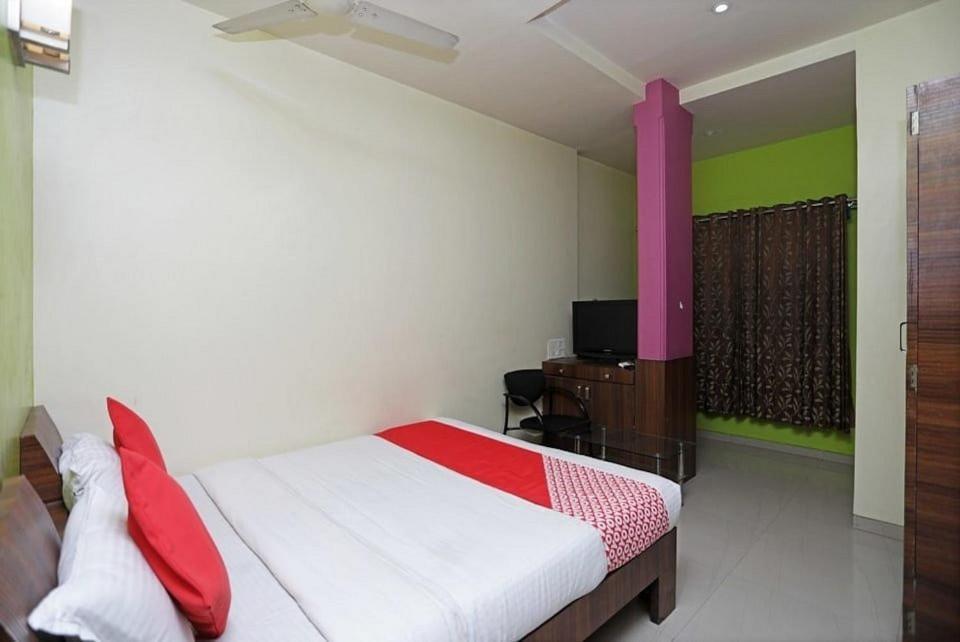 Hotel Fabexpress The Paradise 3*